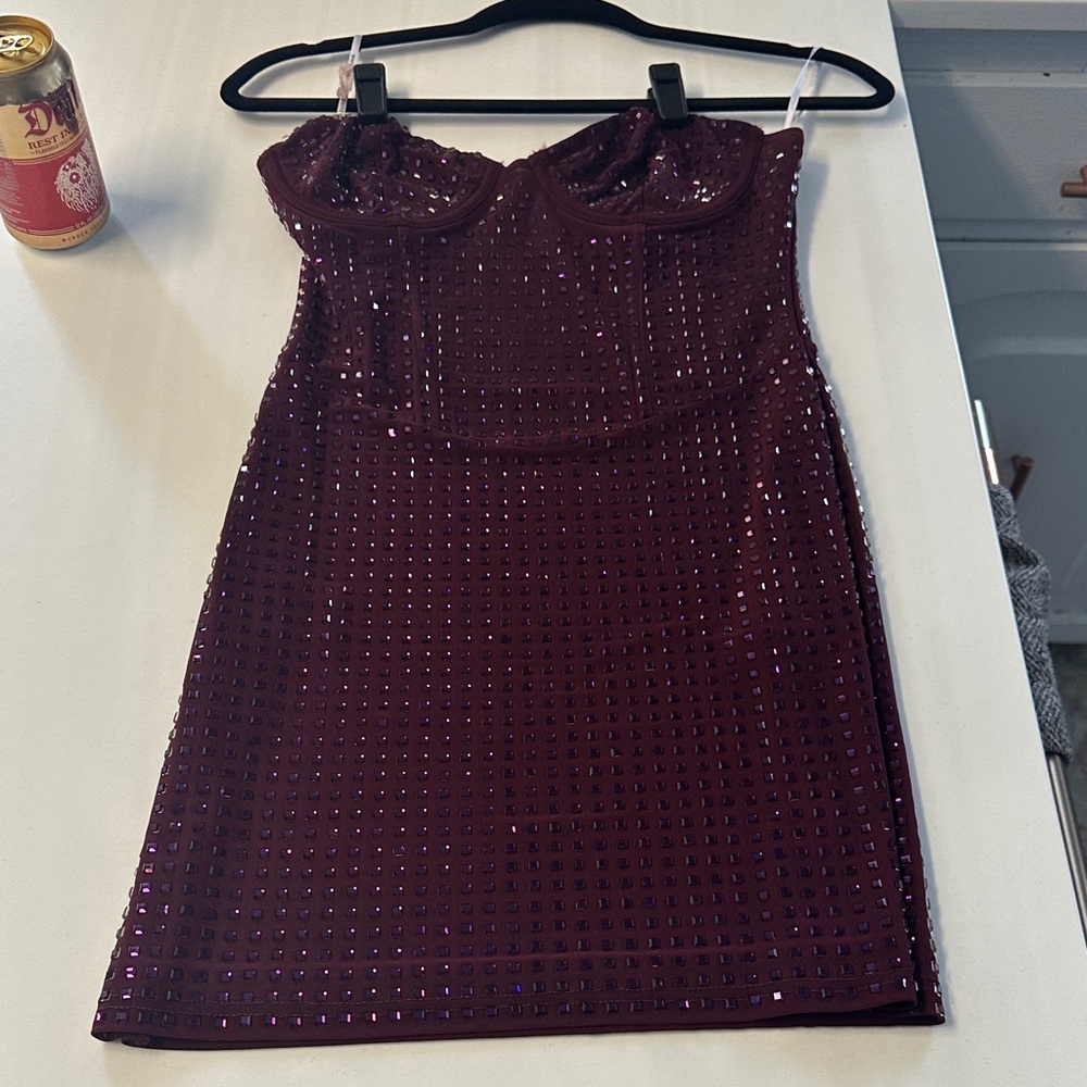 White fox Elegant Burgundy Sequin Dress